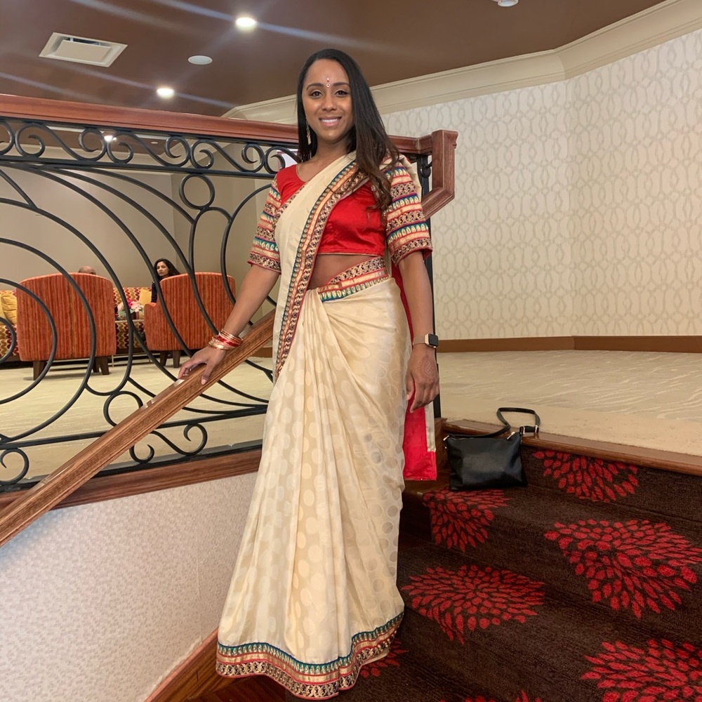 Saree/Sari Dress (Indian Traditional Dress) - Picture 1 of 1